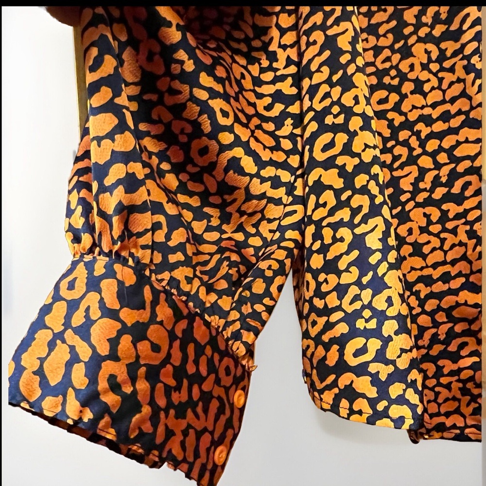 Fashion Nova Poplin Animal Print Button Front Blouse NWT! Size 3X - Picture 4 of 8